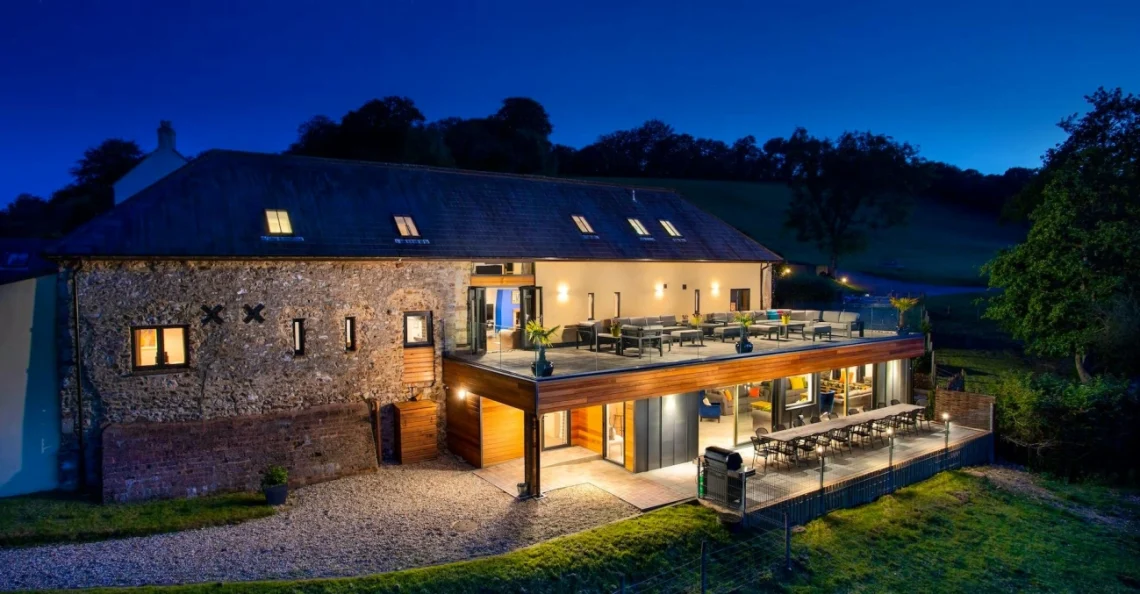 Unique Eco Cabins UK for a Relaxing and Sustainable Getaway